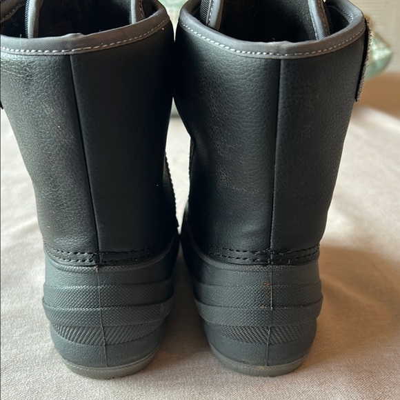 Cat & Jack Black Rain & Snow Boots with Textured Sole - Picture 3 of 5